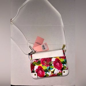 Juicy couture floral beauty with removable pouch!! Nwt